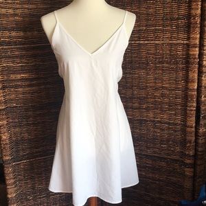 🌻White short backless dress🌻